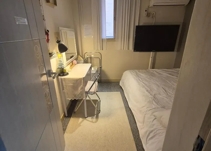 Bed & Breakfast Seoul, Shillim Station 3mins, Airport Bus 3mins, Gangnam Hongik Unv' 15mins, Seongsu 40mins