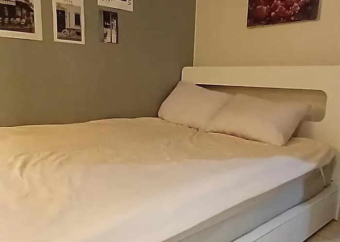 Bed & Breakfast Seoul, Shillim Station 3mins, Airport Bus 3mins, Gangnam Hongik Unv' 15mins, Seongsu 40mins