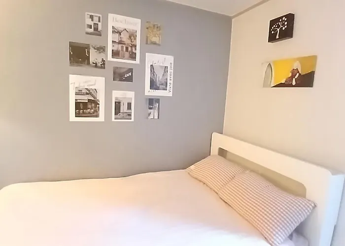 Seoul, Shillim Station 3mins, Airport Bus 3mins, Gangnam Hongik Unv' 15mins, Seongsu 40mins Bed & Breakfast Seul